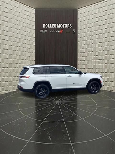 Certified 2023 Jeep Grand Cherokee L Altitude AWD/4WD image 5