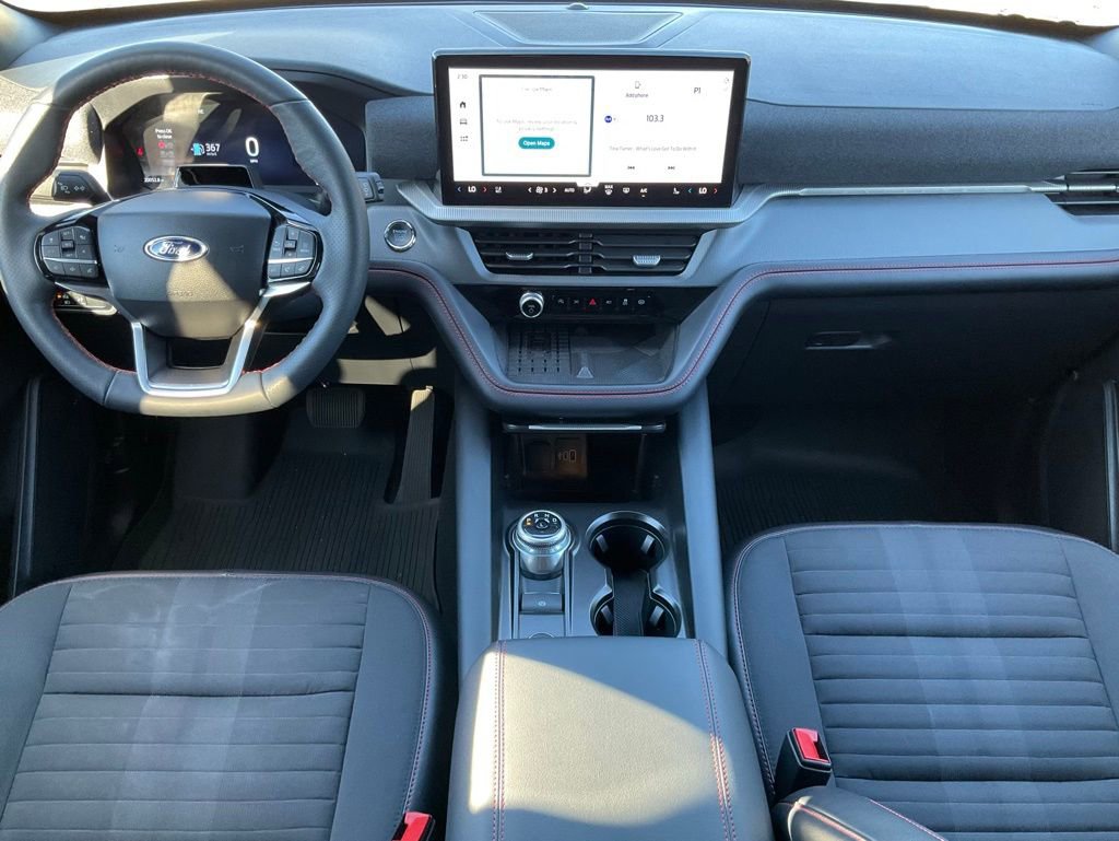 Certified 2025 Ford Explorer ST-Line w/ Premium Package image 32