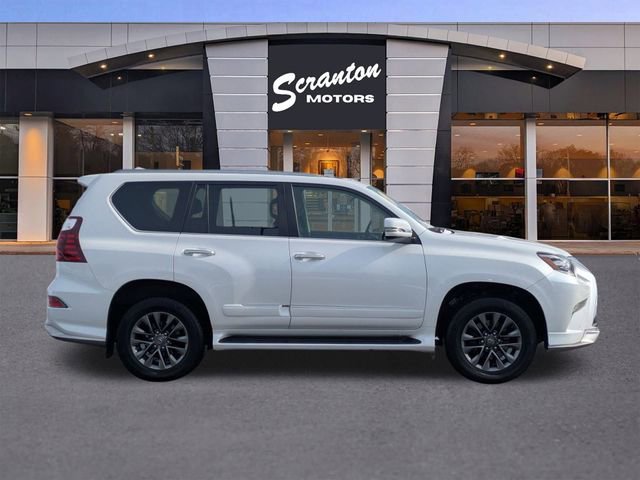 Used 2017 Lexus GX 460 Luxury w/ Sport Design Package image 6