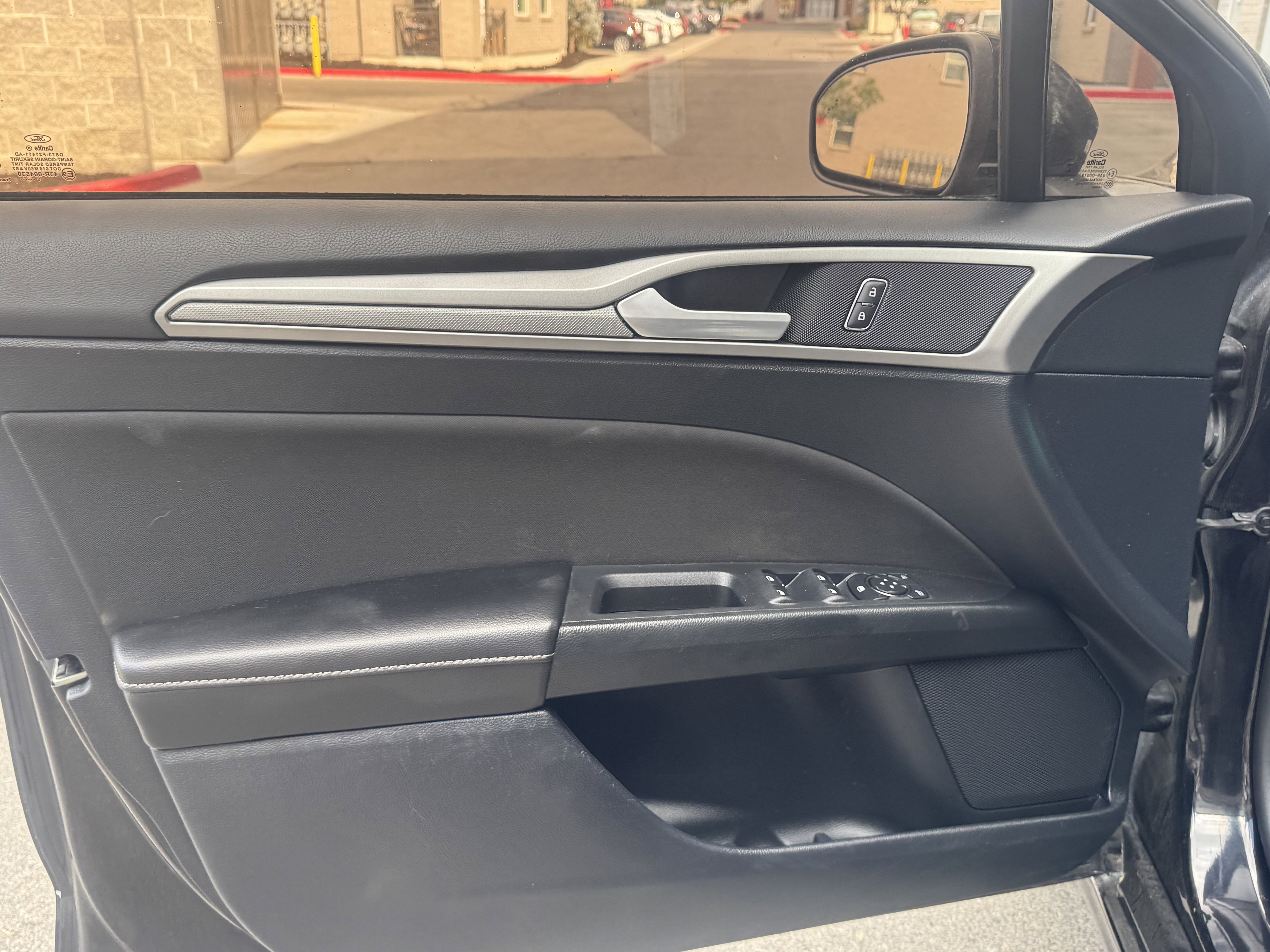Used 2020 Ford Fusion SE image 14