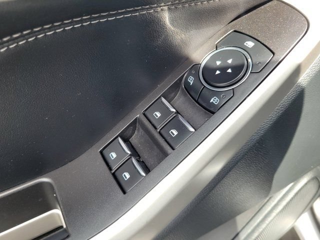 Used 2023 Ford Explorer XLT w/ Equipment Group 202A RWD image 17