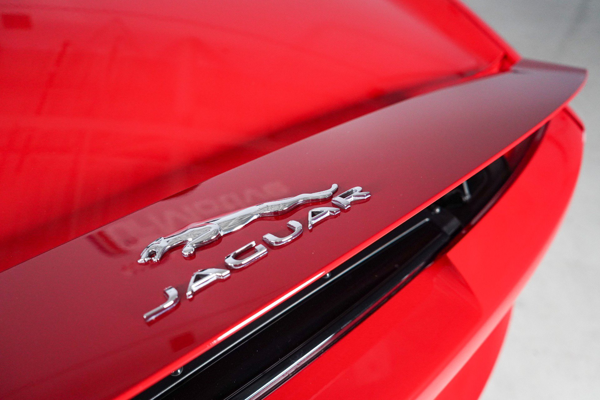 Used 2014 Jaguar F-TYPE S RWD image 12
