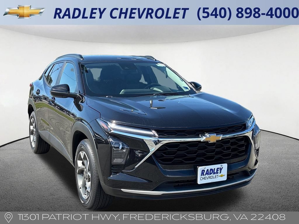 Used 2025 Chevrolet Trax LT w/ LT Convenience Package FWD image 21