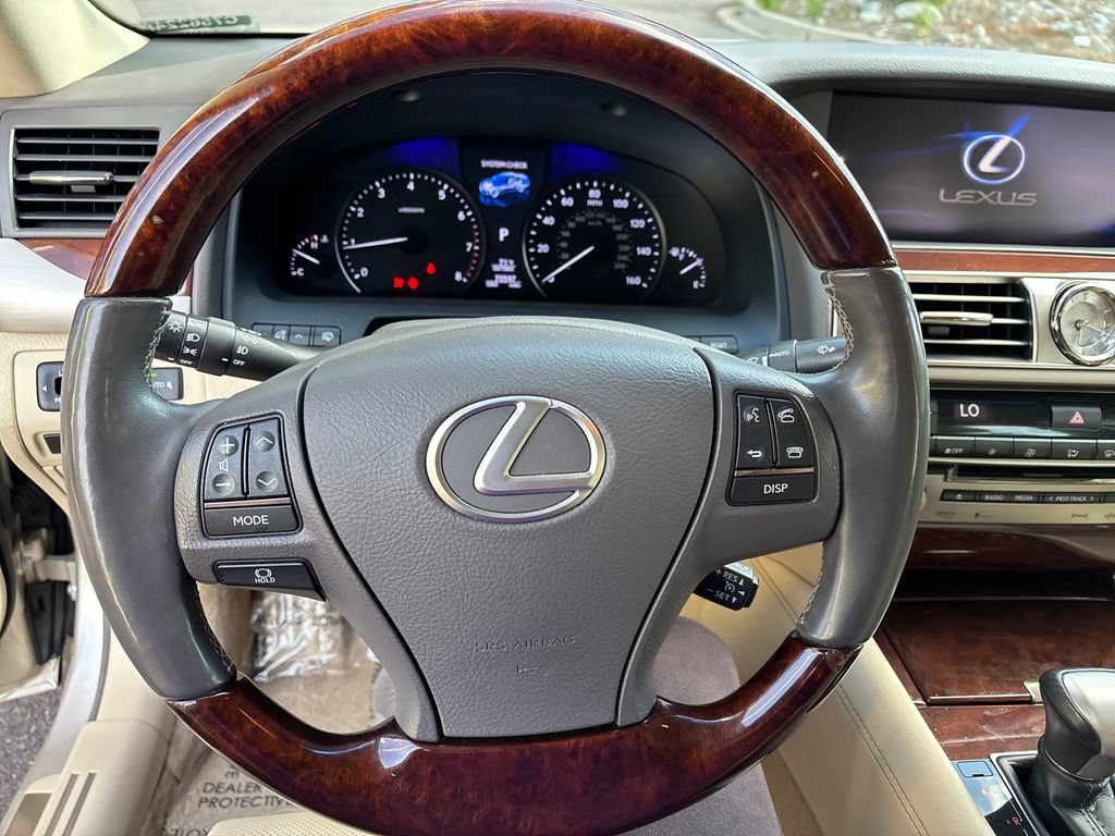 Used 2014 Lexus LS 460 w/ Comfort Package RWD image 15