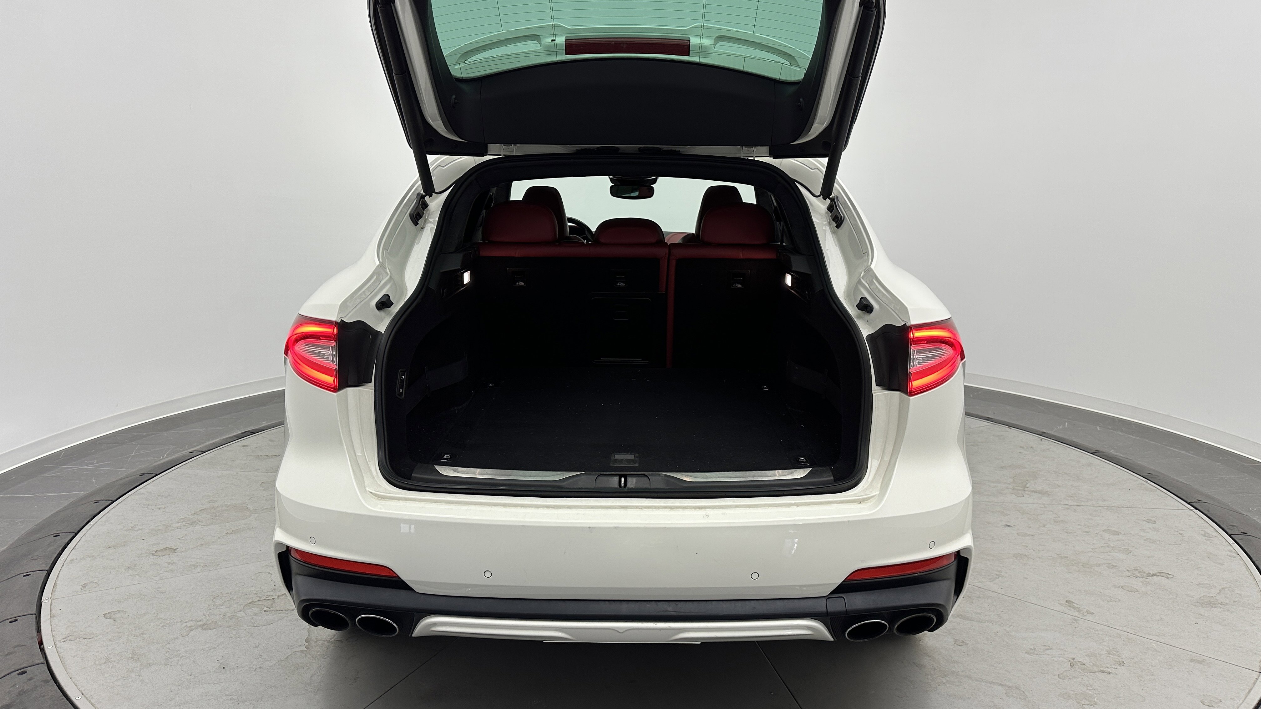 Used 2019 Maserati Levante GTS image 35