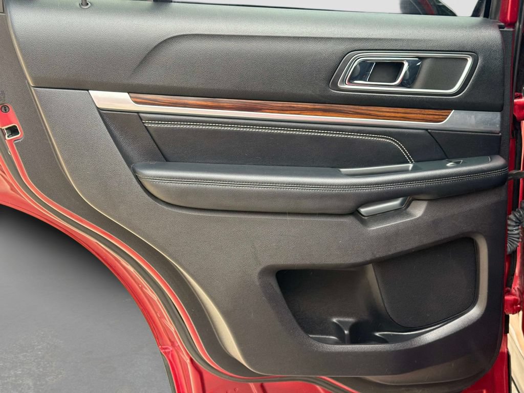Used 2019 Ford Explorer Limited w/ Ford Safe & Smart Package AWD/4WD image 13