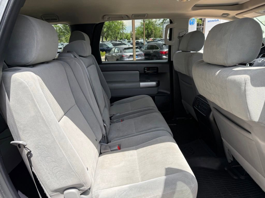 Used 2019 Toyota Sequoia SR5 AWD/4WD image 17