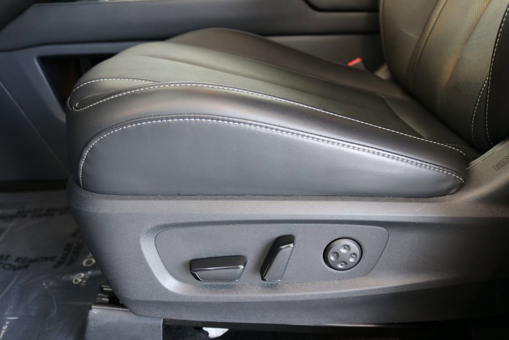 Certified 2025 INFINITI QX60 Luxe w/ Black Edition image 16