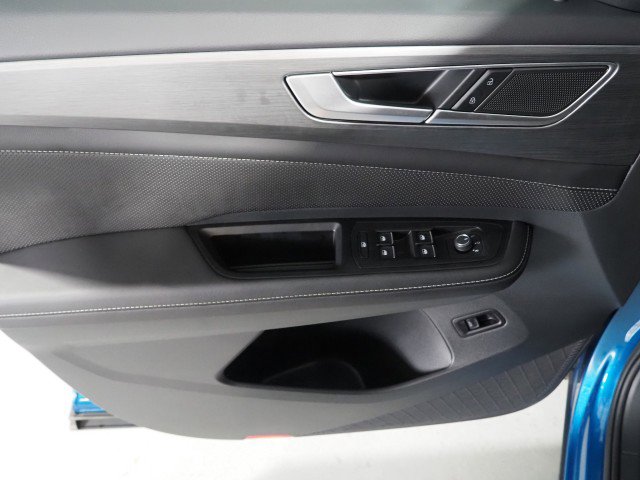 Used 2024 Volkswagen Atlas SE w/ Technology Package image 49