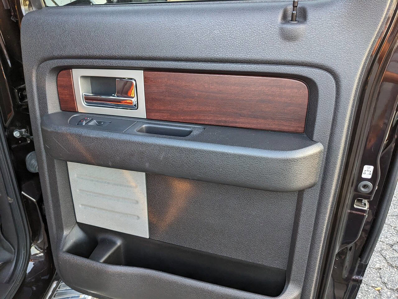 Used 2013 Ford F150 King Ranch w/ King Ranch Luxury Pkg image 30
