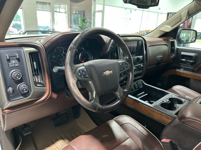 Used 2015 Chevrolet Silverado 1500 High Country w/ High Country Premium Package AWD/4WD image 3