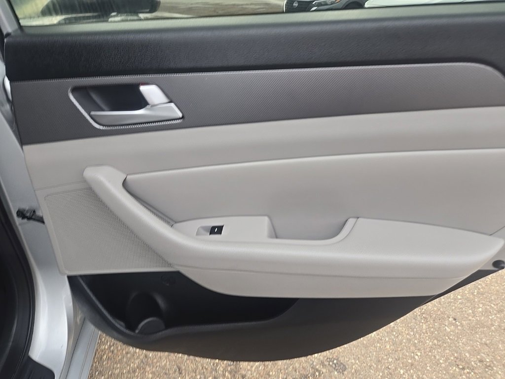 Used 2015 Hyundai Sonata SE w/ Option Group 09 image 26