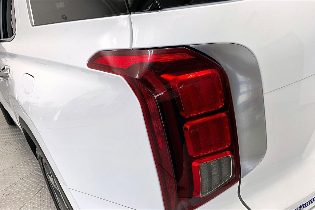 Used 2024 Hyundai Palisade Limited AWD/4WD image 32
