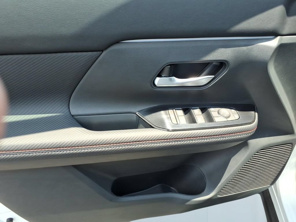 New 2026 Nissan Kicks SR FWD image 13