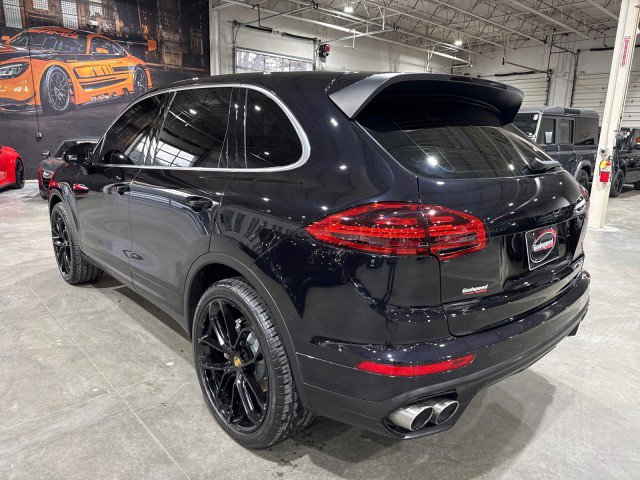 Used 2015 Porsche Cayenne S image 36