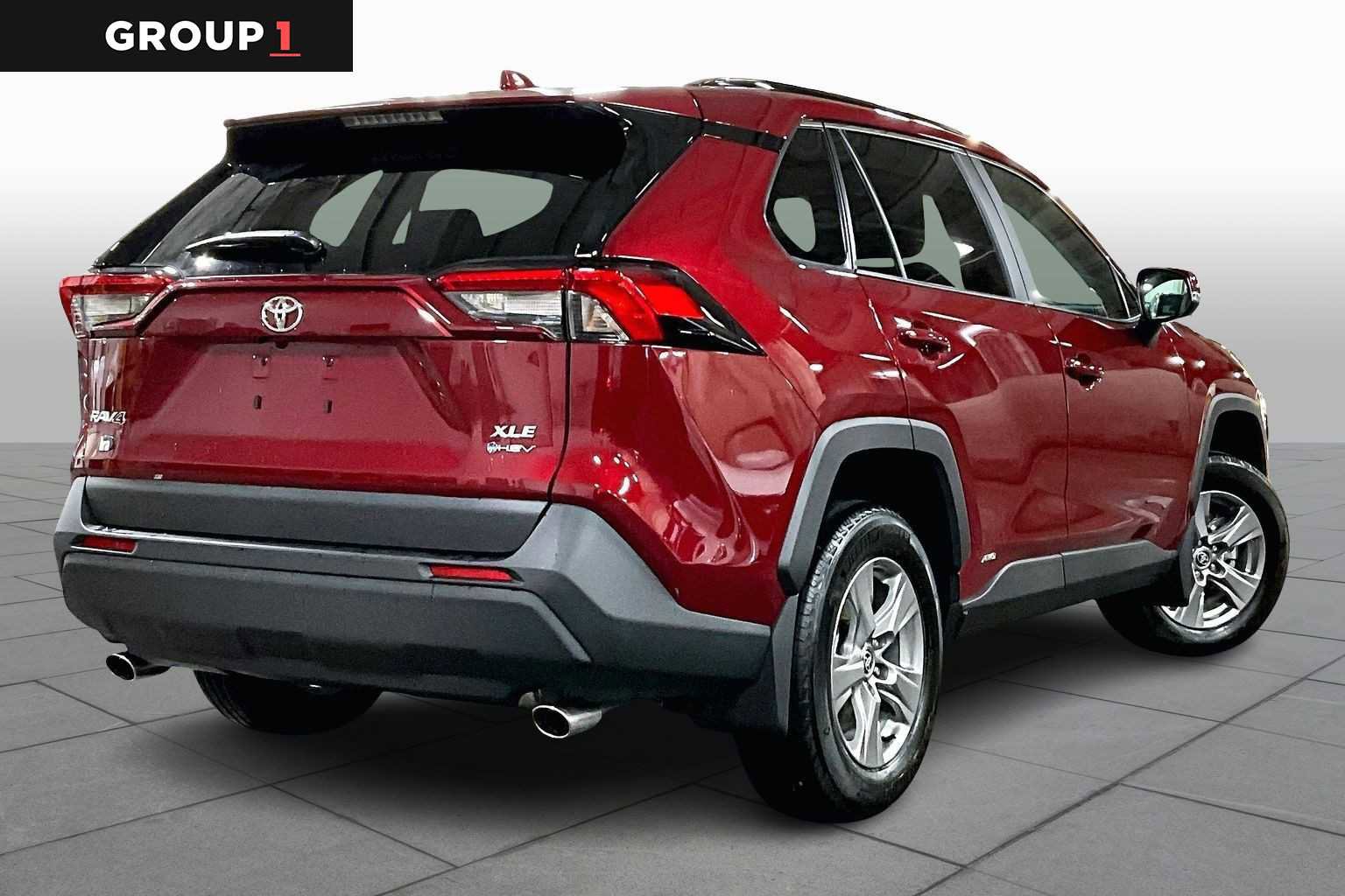 Used 2025 Toyota RAV4 XLE image 12