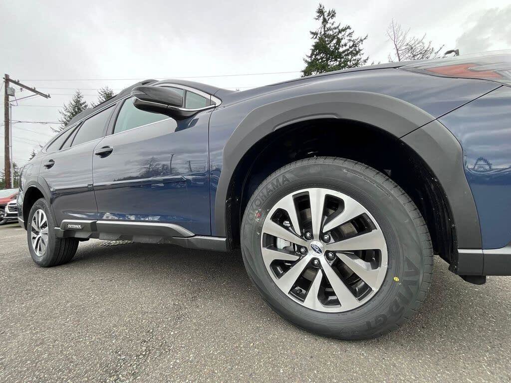 Certified 2025 Subaru Outback Premium AWD/4WD image 10