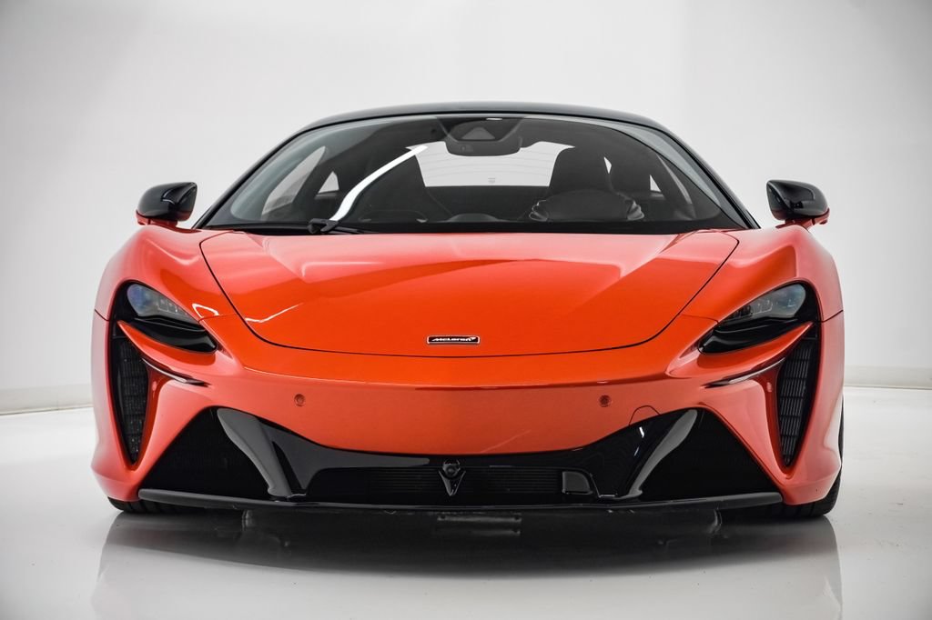 Used 2023 McLaren Artura RWD image 6