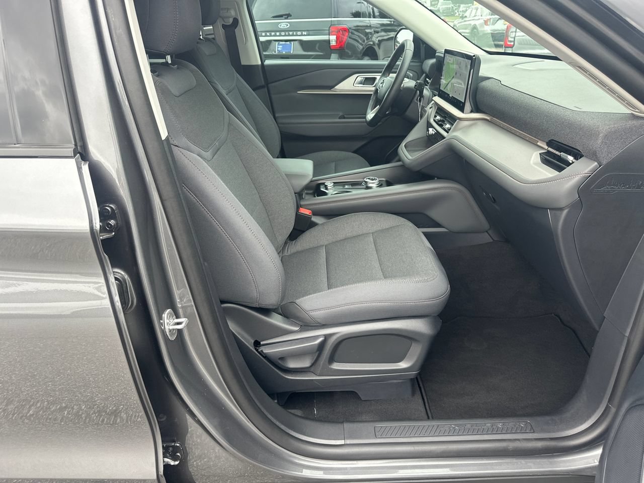 New 2026 Ford Explorer Active RWD image 13