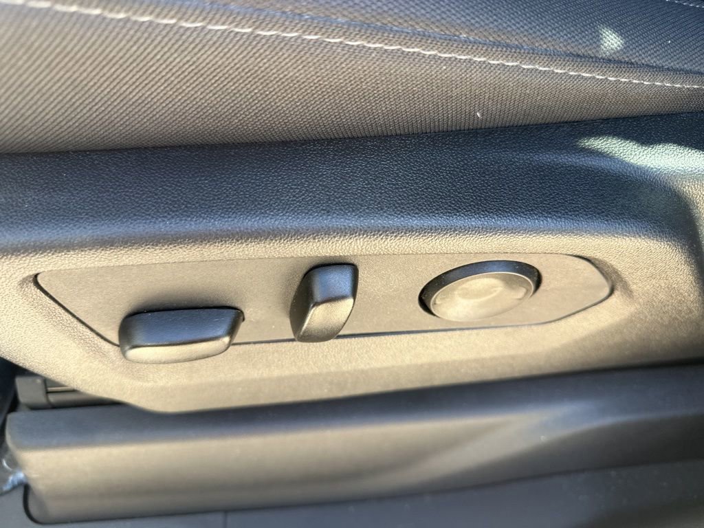 Used 2026 Chevrolet Silverado 1500 Custom image 5