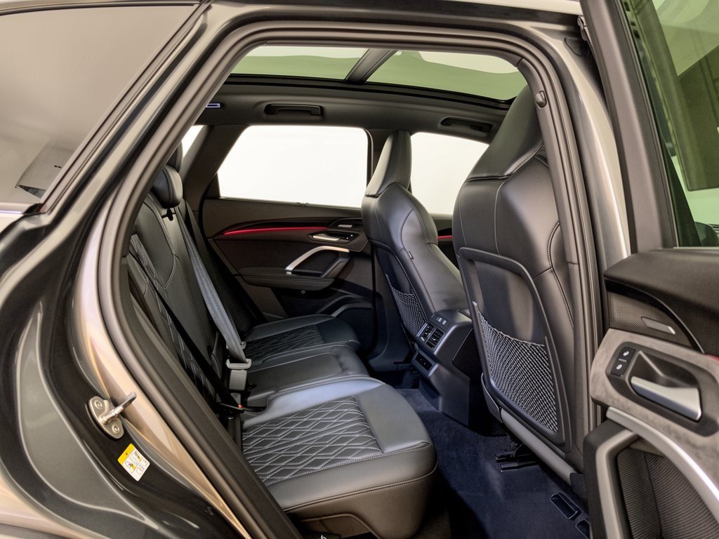 Certified 2025 Audi SQ5 Premium Plus w/ Premium Plus Package AWD/4WD image 29