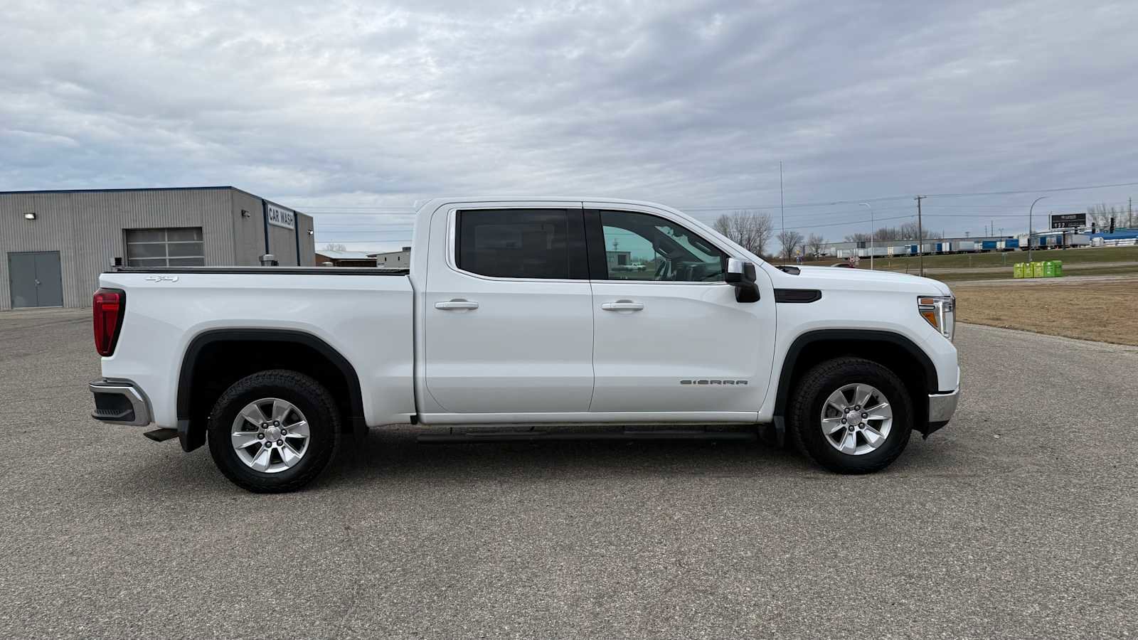 Used 2021 GMC Sierra 1500 SLE image 3