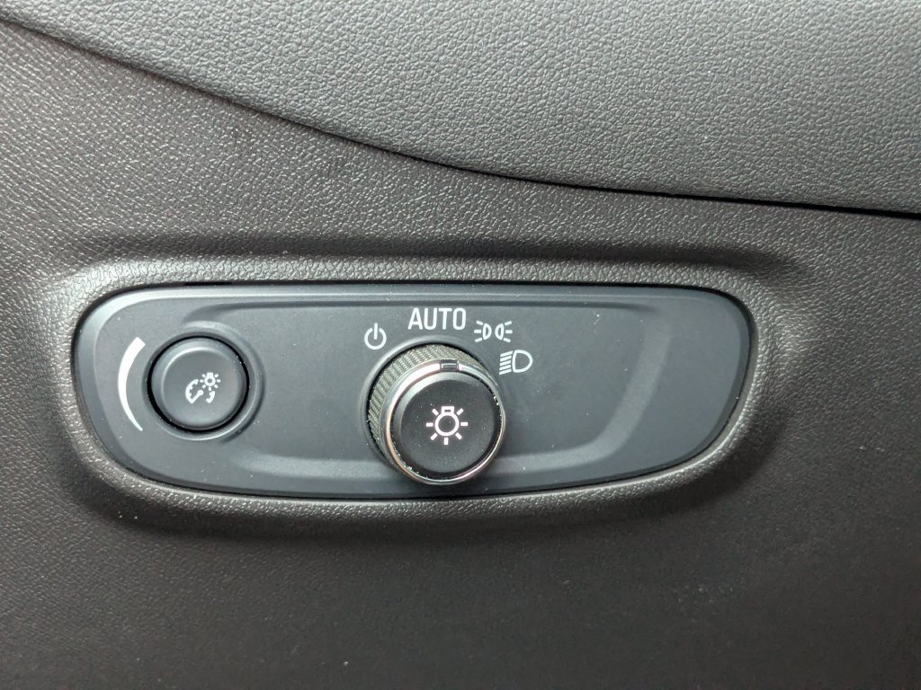 Used 2024 Chevrolet Equinox LT AWD/4WD image 24