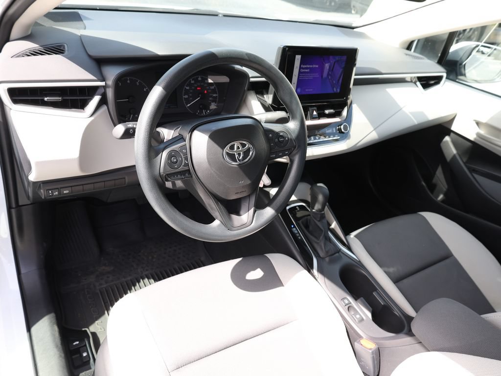 Used 2025 Toyota Corolla LE FWD image 12