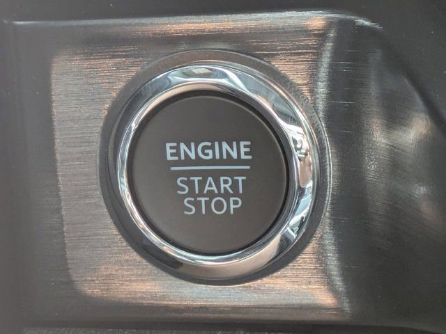 Used 2025 Ford F450 Lariat image 21