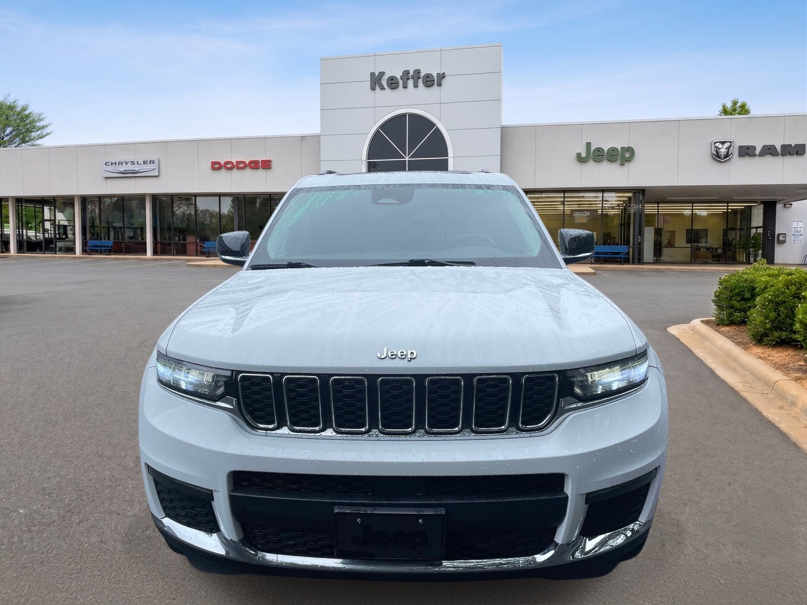 Certified 2021 Jeep Grand Cherokee L Limited AWD/4WD image 3