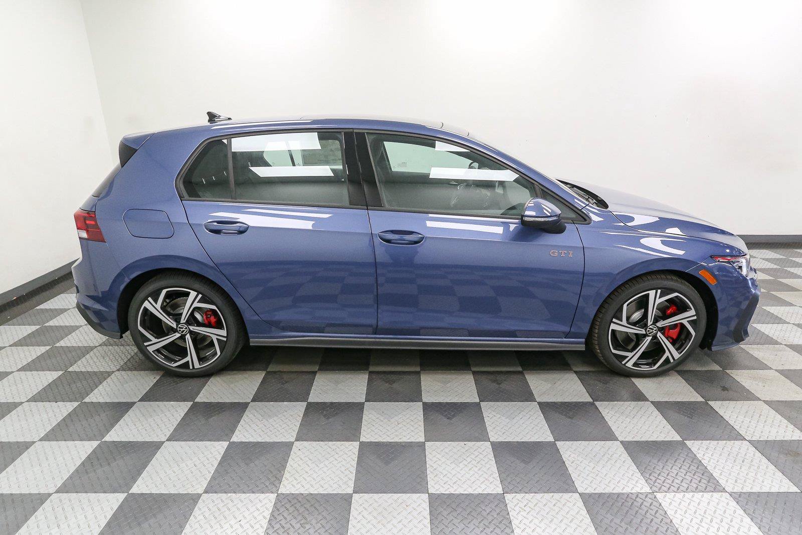 New 2026 Volkswagen GTI SE FWD image 7