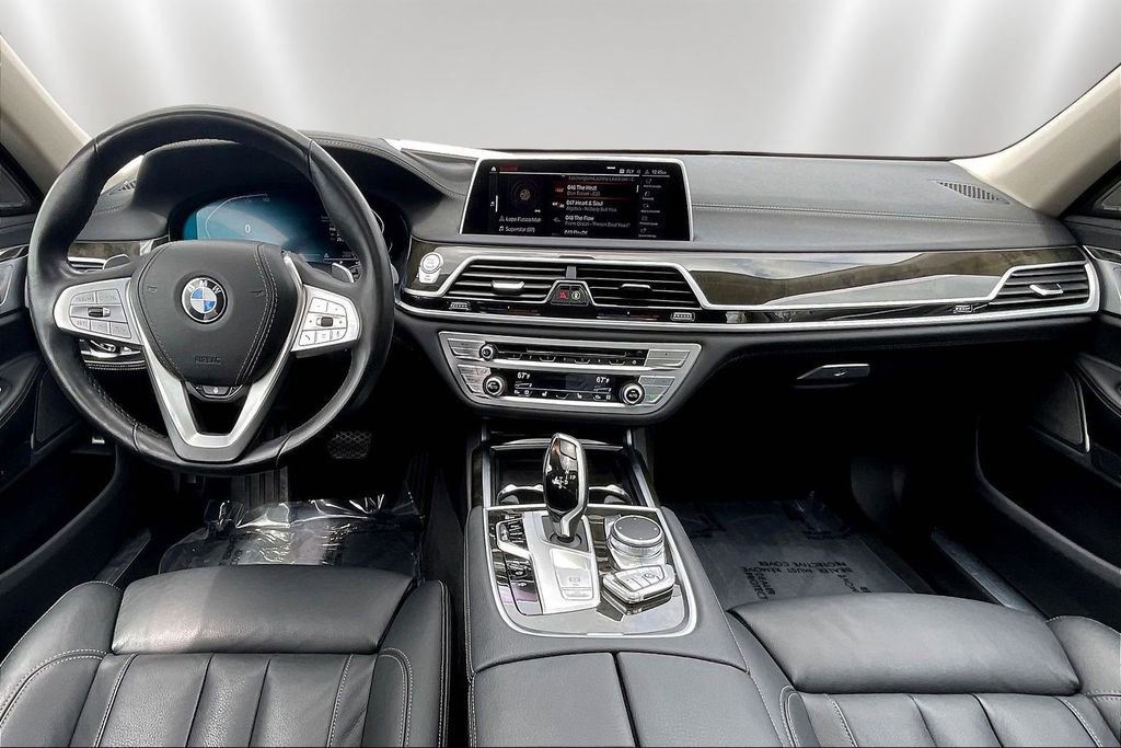 Used 2020 BMW 740i xDrive w/ Cold Weather Package image 7