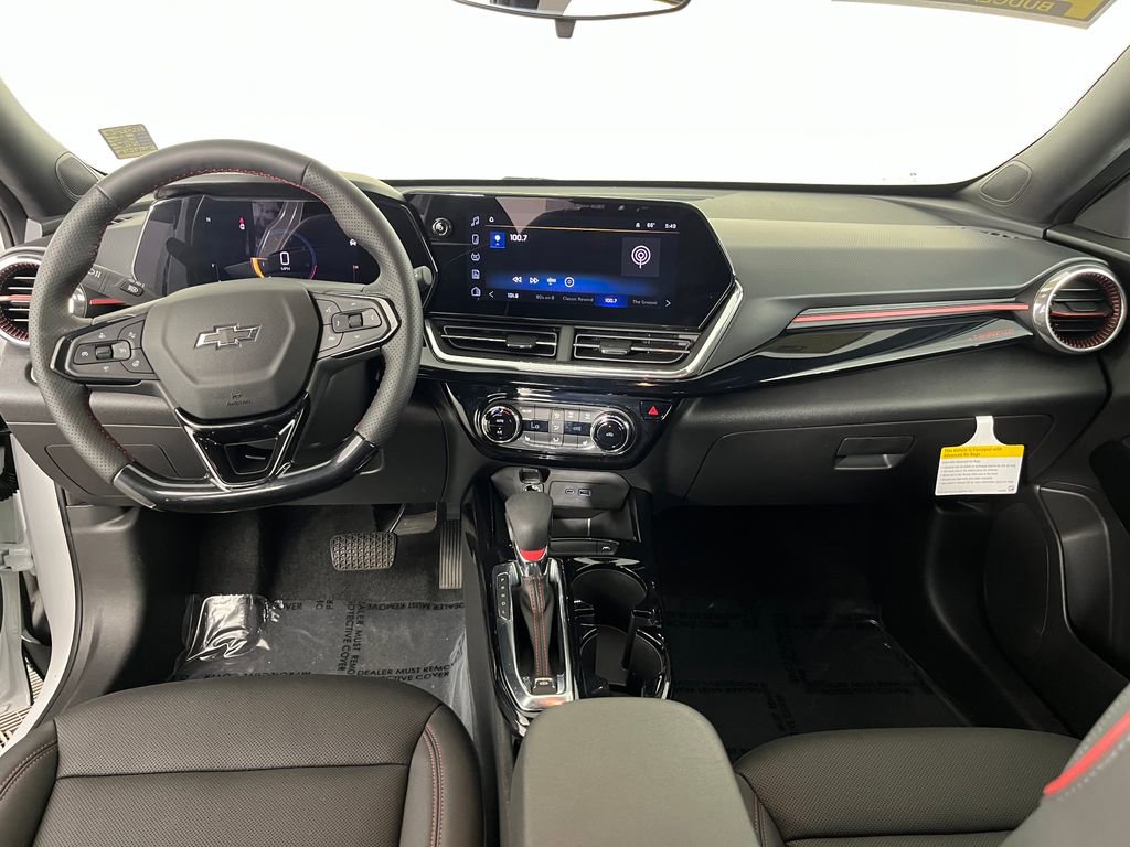 Used 2025 Chevrolet Trax RS w/ Driver Confidence Package FWD image 18