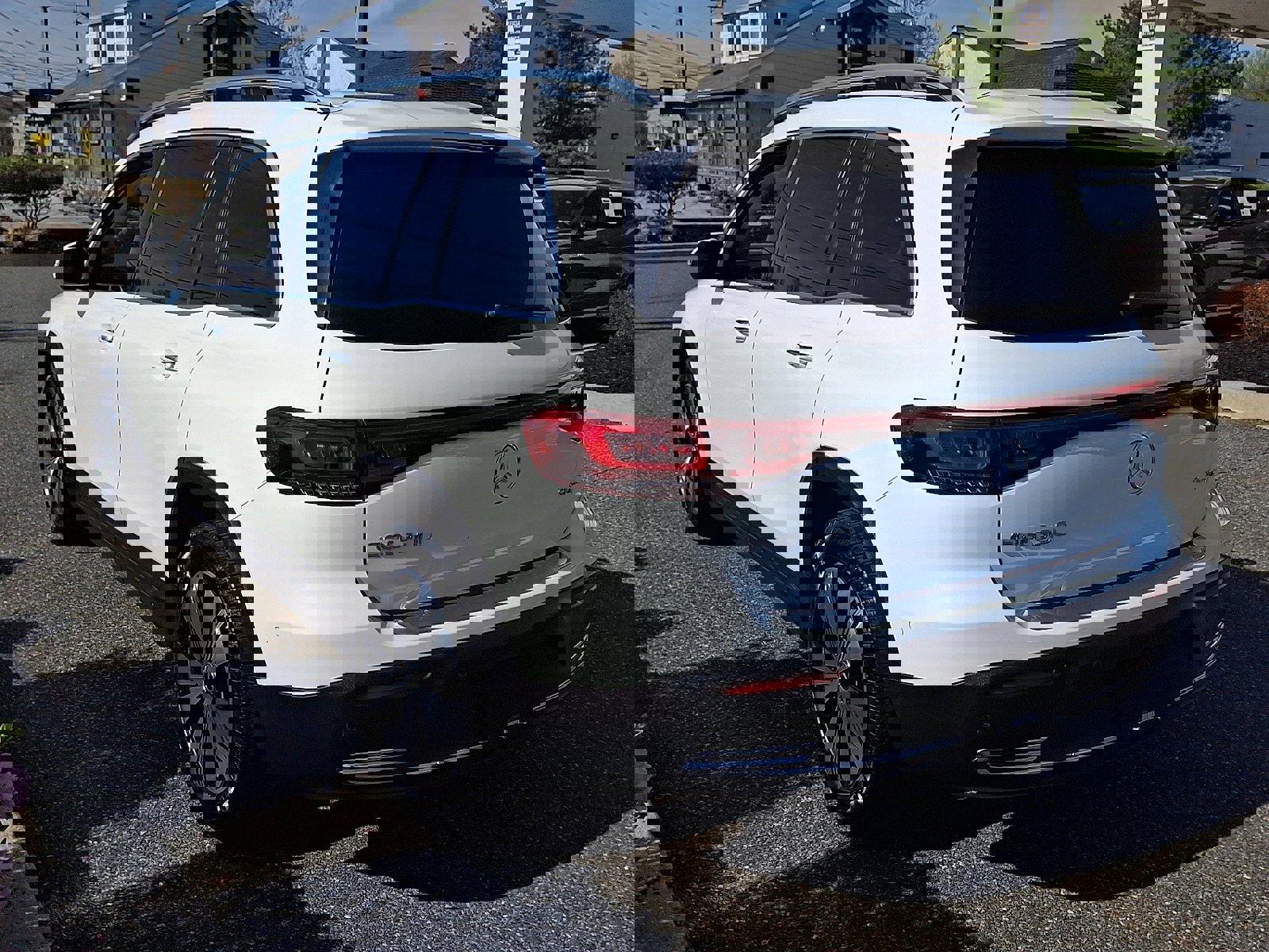 Used 2023 Mercedes-Benz EQB 300 4MATIC image 7