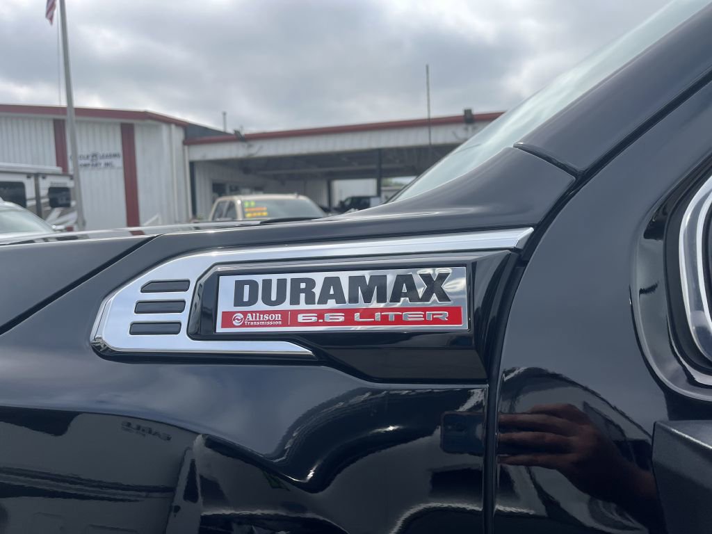 Used 2025 GMC Sierra 2500 Denali image 6