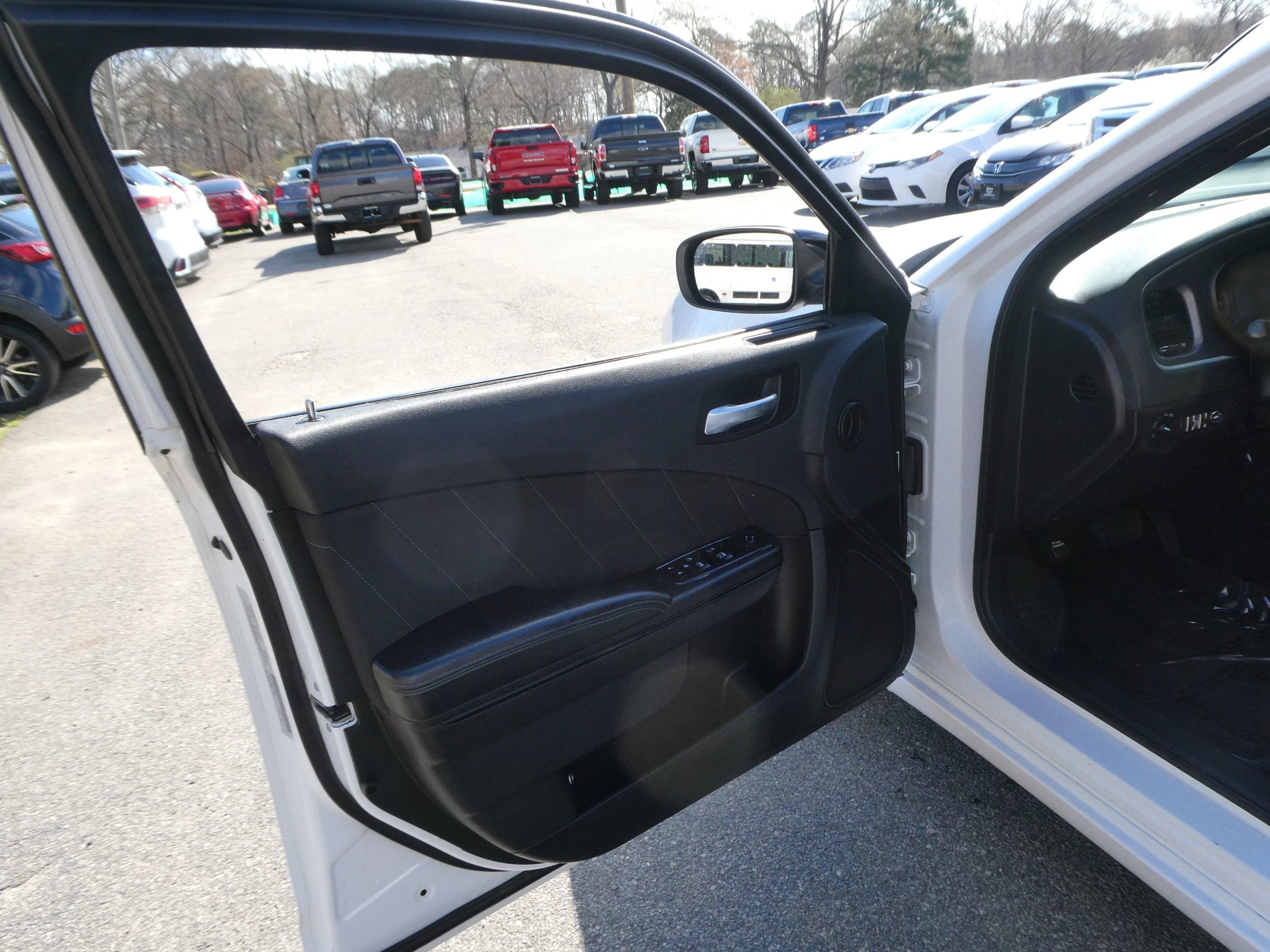 Used 2019 Dodge Charger SXT w/ Plus Group image 11