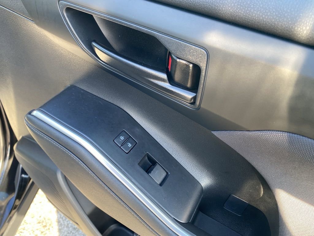 Used 2023 Toyota Highlander LE image 12