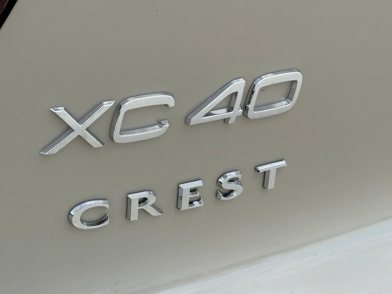 New 2026 Volvo XC40 B5 Plus w/ Protection Package Premier AWD/4WD image 7