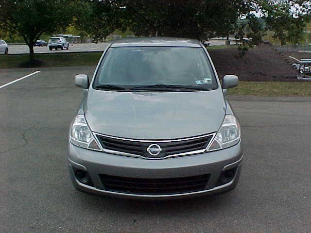 Used 2011 Nissan Versa 1.8 S w/ Plus Pkg image 3