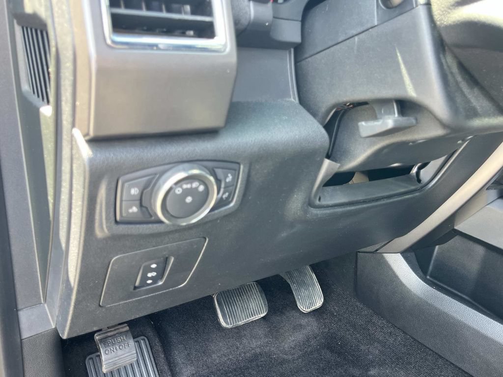 Used 2016 Ford F150 XLT w/ Equipment Group 302A Luxury AWD/4WD image 34