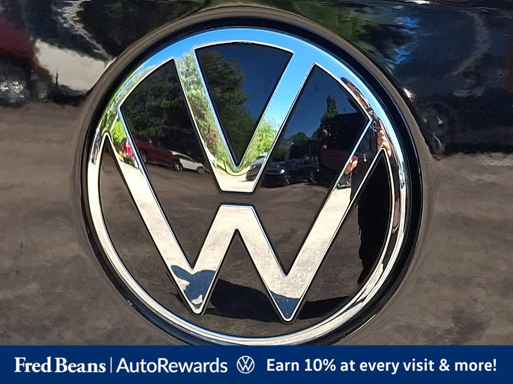 Certified 2023 Volkswagen Taos SEL AWD/4WD image 36