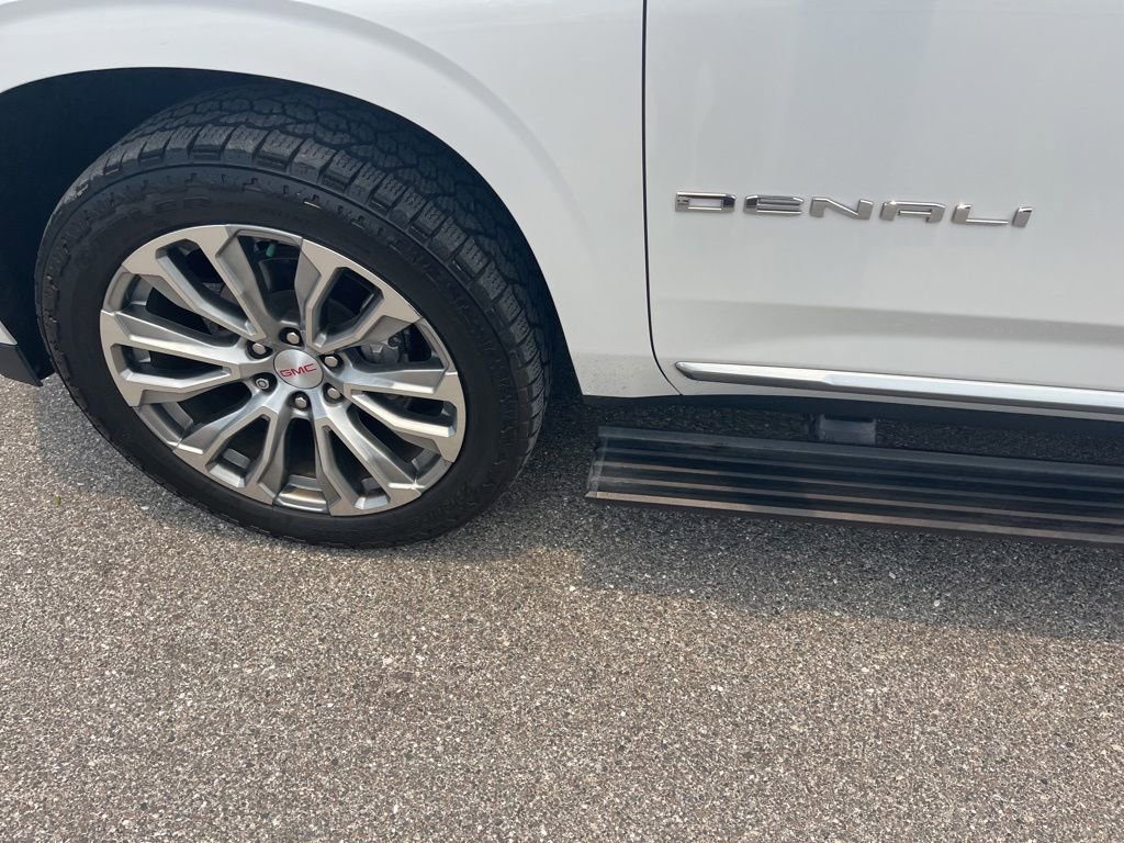 Used 2022 GMC Yukon XL Denali AWD/4WD image 23