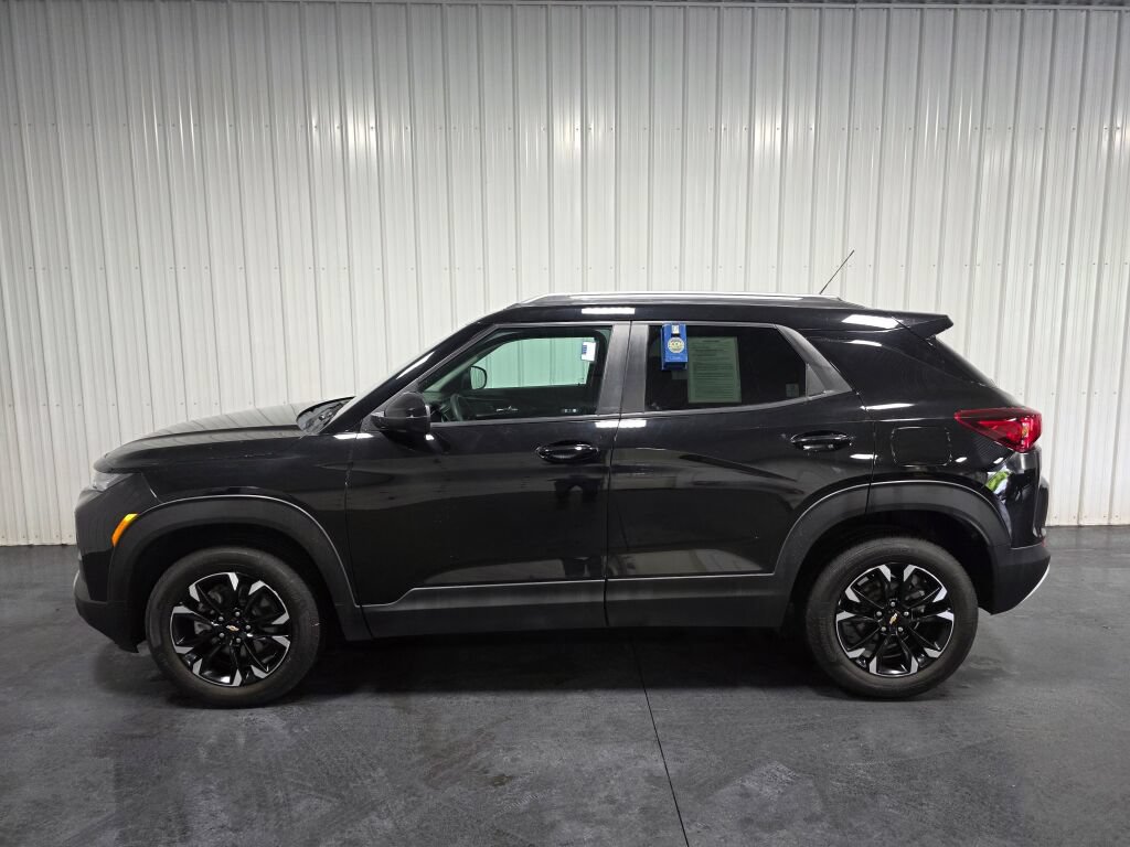 Used 2022 Chevrolet TrailBlazer LT w/ Convenience Package AWD/4WD image 4
