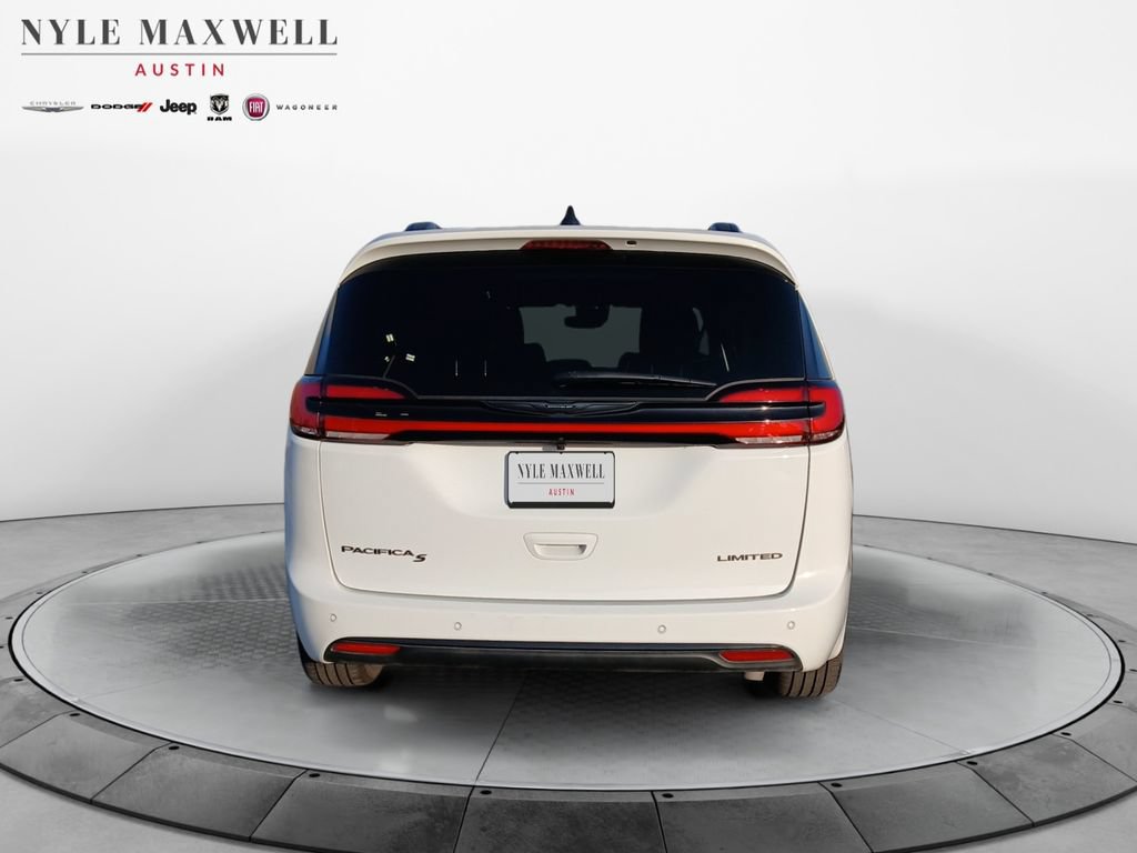 Used 2026 Chrysler Pacifica Limited w/ S Appearance Package FWD image 15