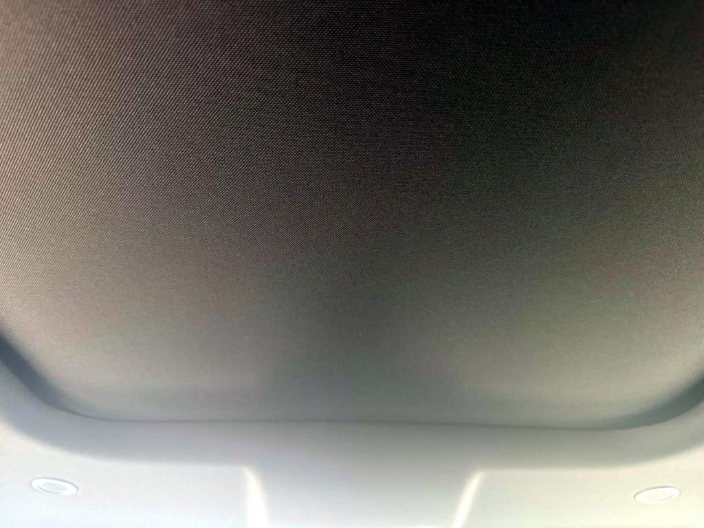 New 2026 Land Rover Defender 110 X-Dynamic SE image 14