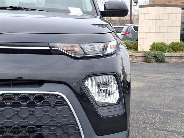 Used 2022 Kia Soul LX image 27