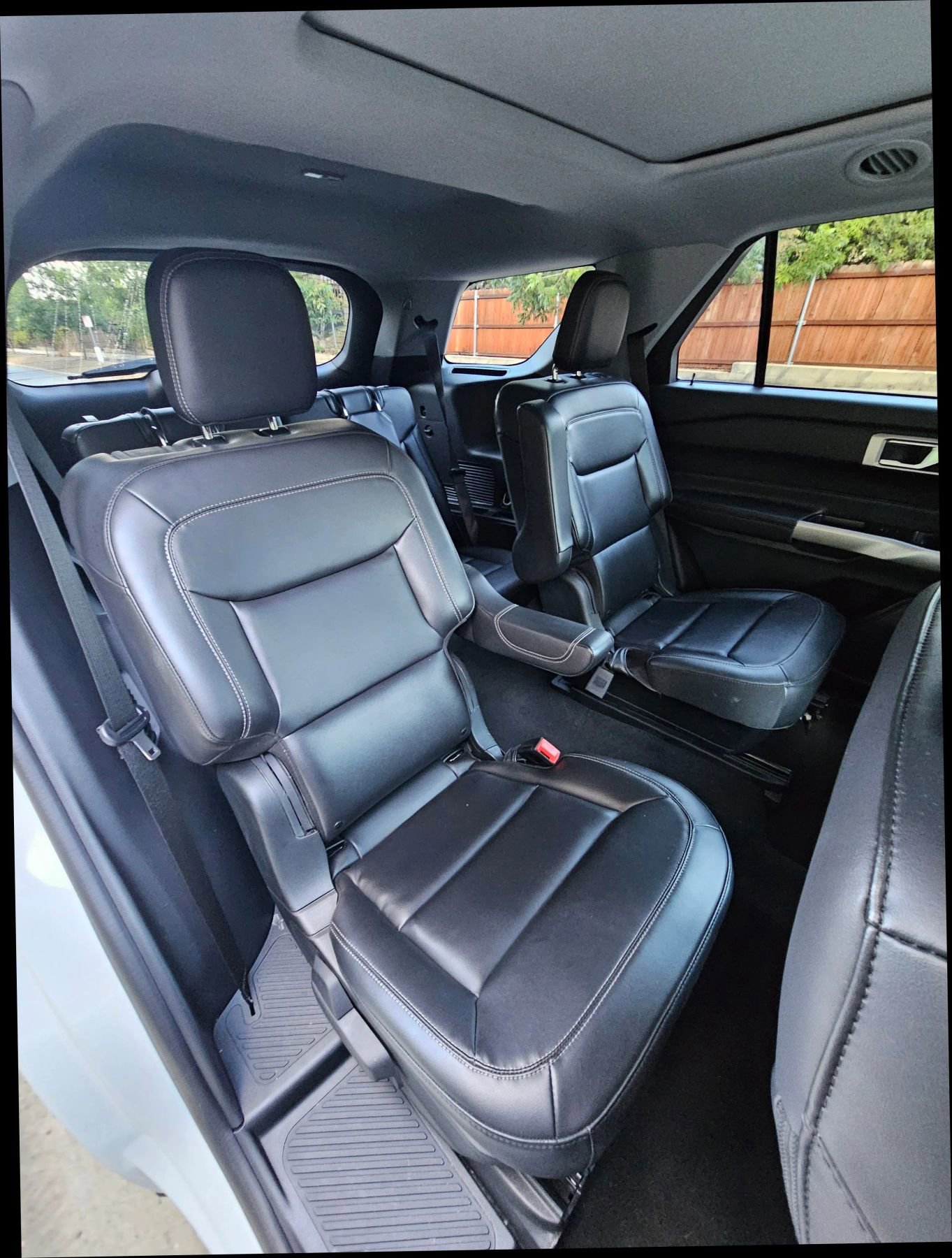 Used 2023 Ford Explorer XLT w/ Equipment Group 202A image 27