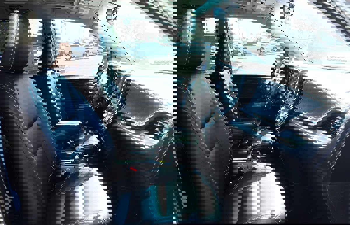 Used 2017 Toyota Sienna SE Premium image 39