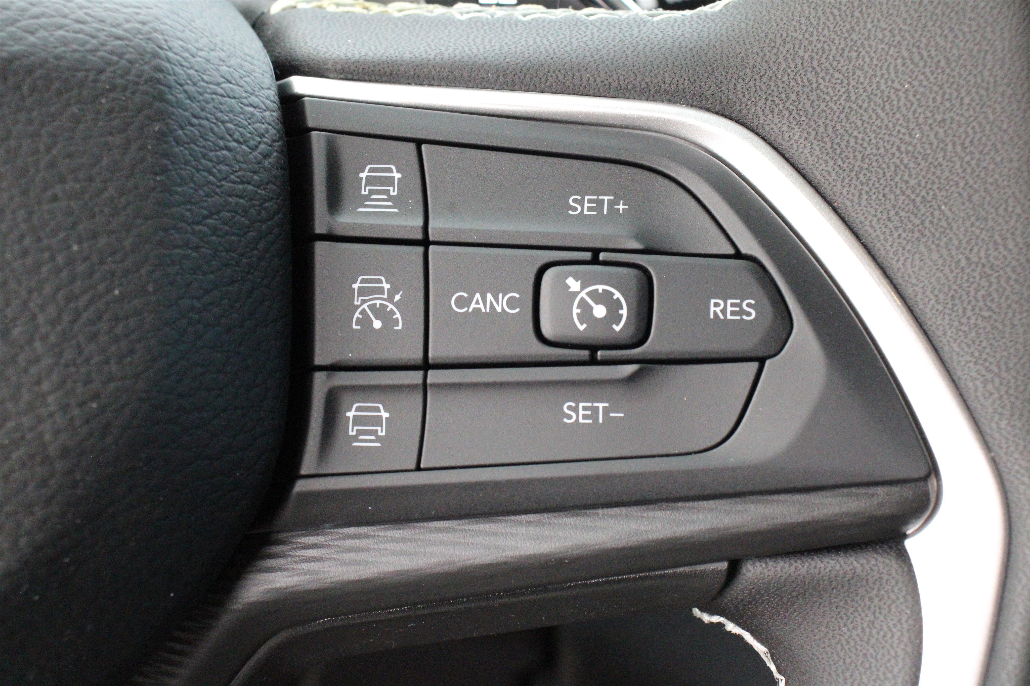 New 2026 Jeep Grand Cherokee Laredo image 8