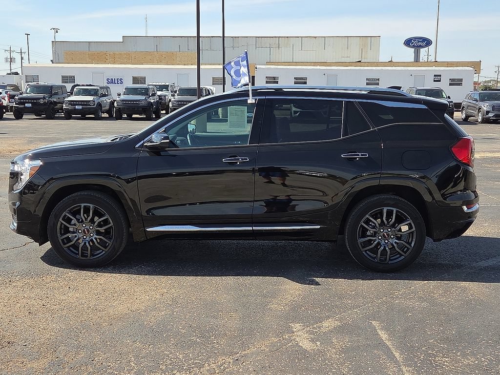 Used 2023 GMC Terrain Denali w/ Black Diamond Edition AWD/4WD image 2